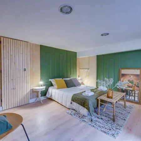 Rare-immeuble- 2appts- Entierement Equipee