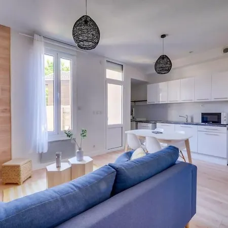 Rare-immeuble- 2appts- Entierement Equipee