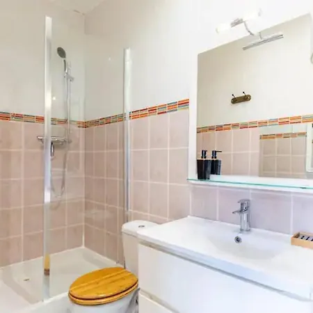 Apartment Rare-immeuble- 2appts- Entierement Equipee *