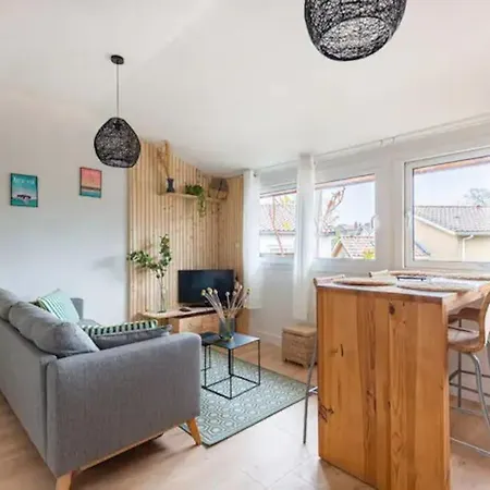 Apartment Rare-immeuble- 2appts- Entierement Equipee Talence